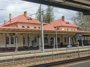 Un șef de tren a fost uitat pe peron. Operatorul feroviar a plecat din București spre Brașov Foto: Club Feroviar
