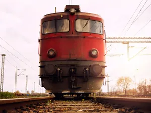 Probleme pe calea ferată din cauza vremii. Circulația trenurilor, întreruptă - Foto: Freepik