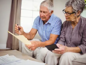 Pensie necalculată corect de un an. Pensionarii au dus actele și așteaptă banii de la o lună la alta foto: Freepik (fotografie cu caracter ilustrativ)