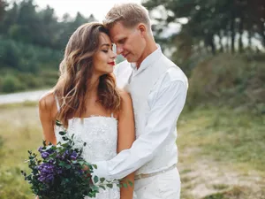 3.000 de lei, bani de la primărie, pentru cuplurile căsătorite. Care sunt condițiile de acordare - Foto: Freepik (Imagine cu rol ilustrativ)