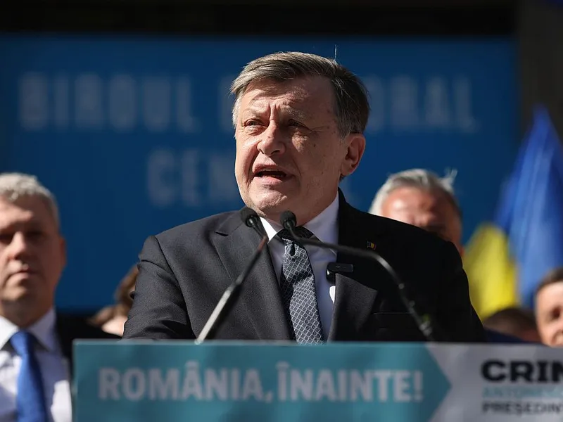 Antonescu și Bolojan conduc în topul aprecierii electoratului, semnal clar de reconfigurare politică - Foto: INQUAM PHOTOS/George Călin