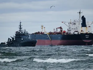 Estonia, gata să scufunde o navă a Rusiei în Marea Baltică. Era un petrolier-fantomă - Foto: Estonian Public Broadcasting (ERR)