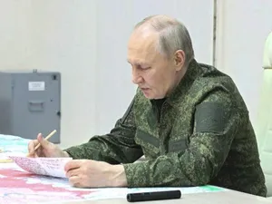 Elicopterul lui Putin ar fi fost prins într-un atac cu drone ucrainene în timpul vizitei sale la Kursk, potrivit unui comandant rus